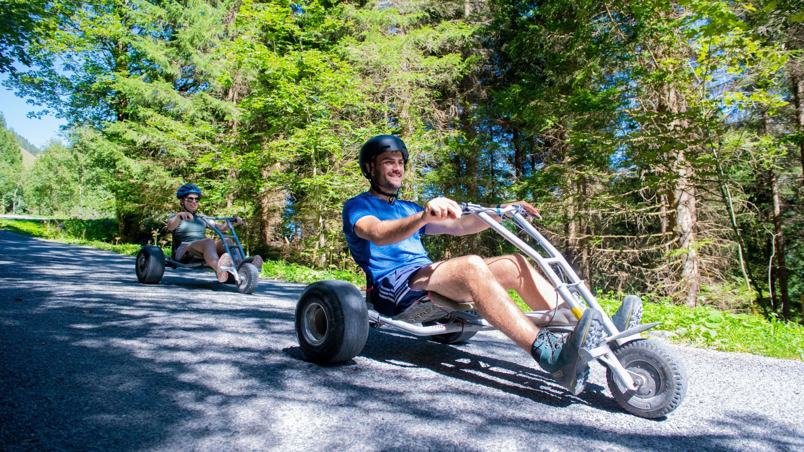 Talfahrt mit Mountaincarts/Trottinetts möglich. CHF 10.- Aufpreis